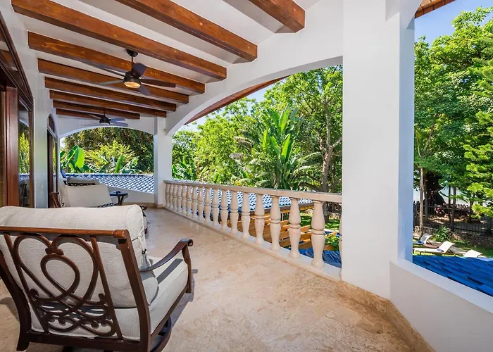 Blue Jewel Oceanfront Private Villa Tamarindo